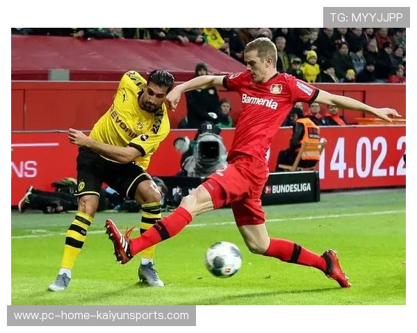 多特蒙德锋线连续施压，逼迫对方后场频频失误