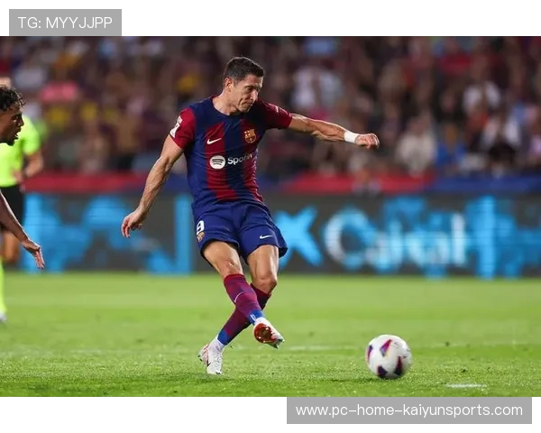 巴萨中场串联如诗，进攻节奏掌控自如